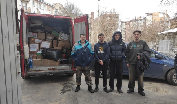 Сегодня волонтеры отправили «за ленточку» гуманитарную помощь